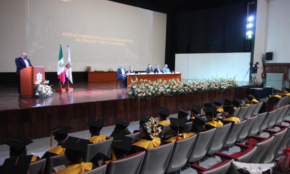 CUCosta celebra doble acto académico con 42 nuevos profesionistas en Turismo y Artes Culinarias