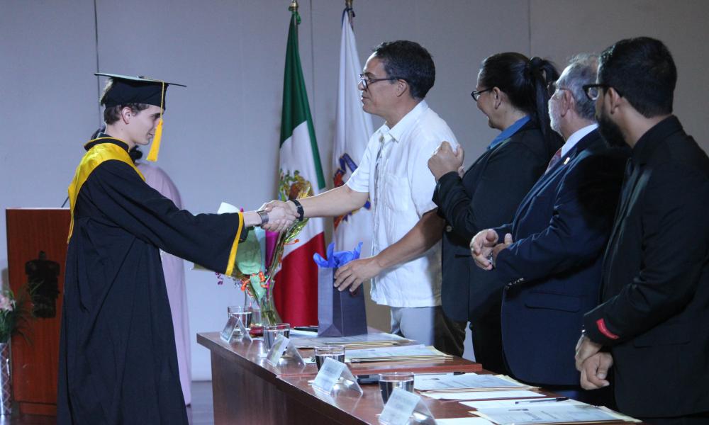 “No es que seamos raros, es que somos biólogos”: CUCosta despide a su XXIX Generación de Biología