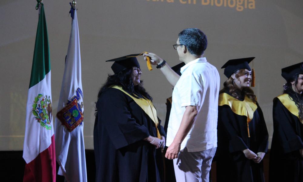 “No es que seamos raros, es que somos biólogos”: CUCosta despide a su XXIX Generación de Biología