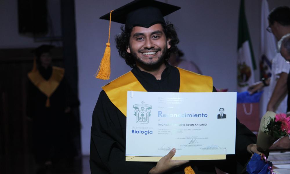 “No es que seamos raros, es que somos biólogos”: CUCosta despide a su XXIX Generación de Biología