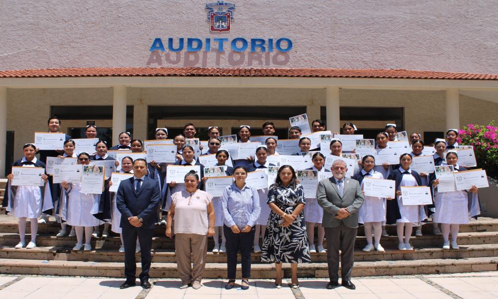 Se realizó el acto académico de la XXX Generación de la Licenciatura en Enfermería
