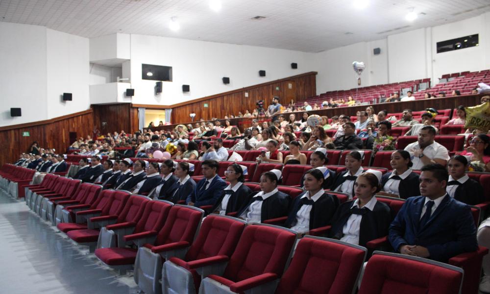 Se realizó el acto académico de la XXX Generación de la Licenciatura en Enfermería