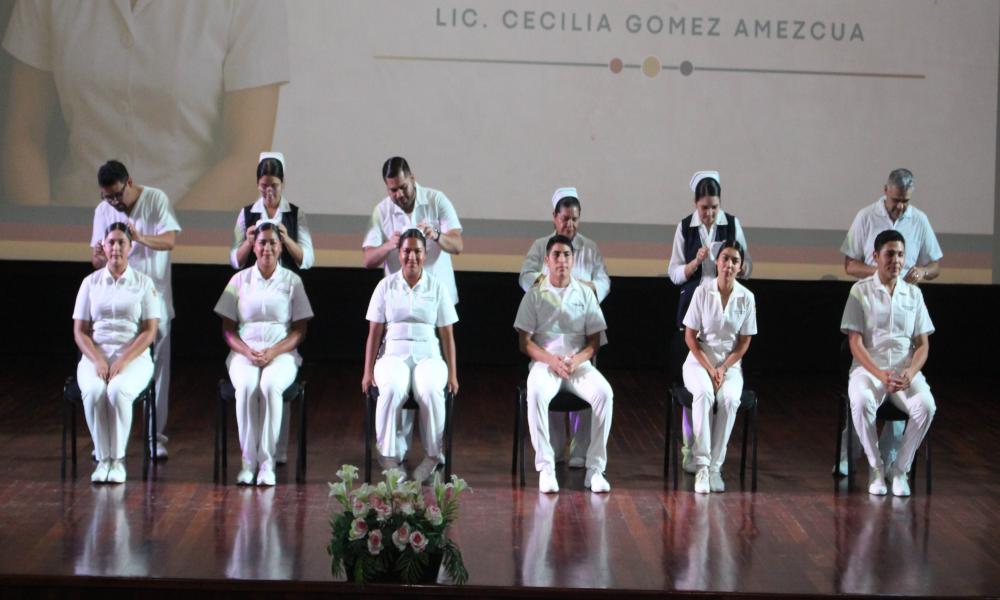 Con elegancia y alegría se realizó la imposición de cofias y galones de alumnos de Enfermería