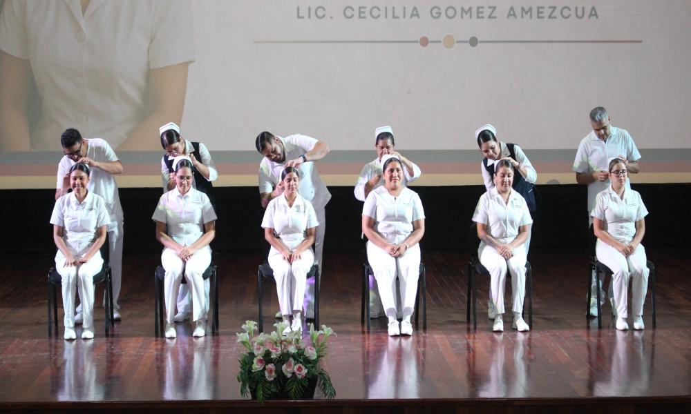 Con elegancia y alegría se realizó la imposición de cofias y galones de alumnos de Enfermería