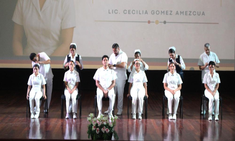 Con elegancia y alegría se realizó la imposición de cofias y galones de alumnos de Enfermería