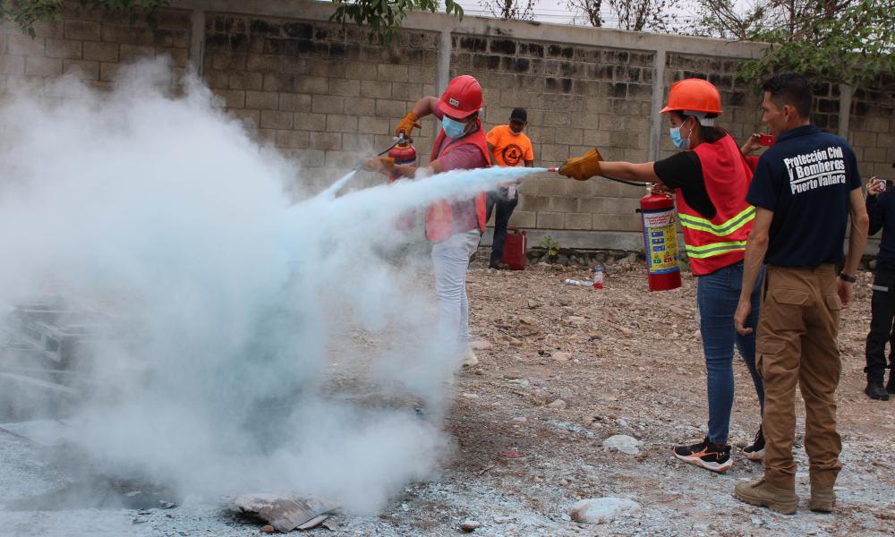 Conforman brigadas internas de Protección Civil en CUCosta con capacitación especializada