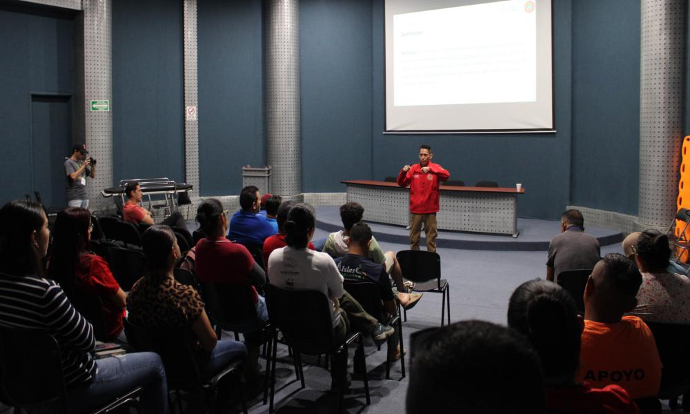 Conforman brigadas internas de Protección Civil en CUCosta con capacitación especializada