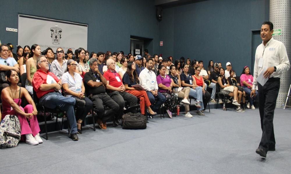 El CUCosta da la bienvenida a 155 estudiantes en el Inicio del Verano de la Investigación “Delfín” 2025