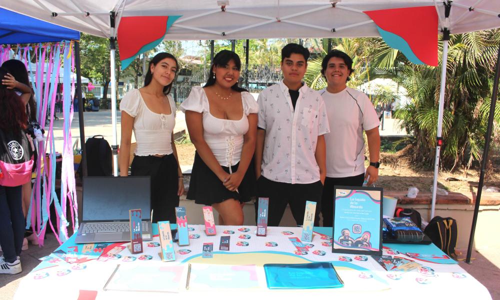 Presentan estudiantes de Diseño en la Comunicación Gráfica sus proyectos de fin de semestre