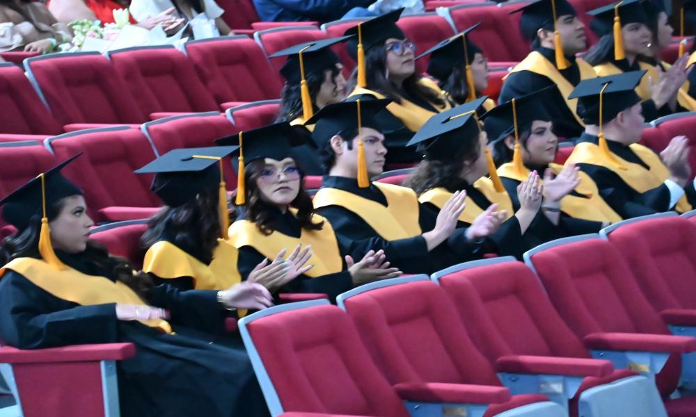 Egresan 53 nuevos licenciados en Derecho de la Universidad de Guadalajara en Puerto Vallarta