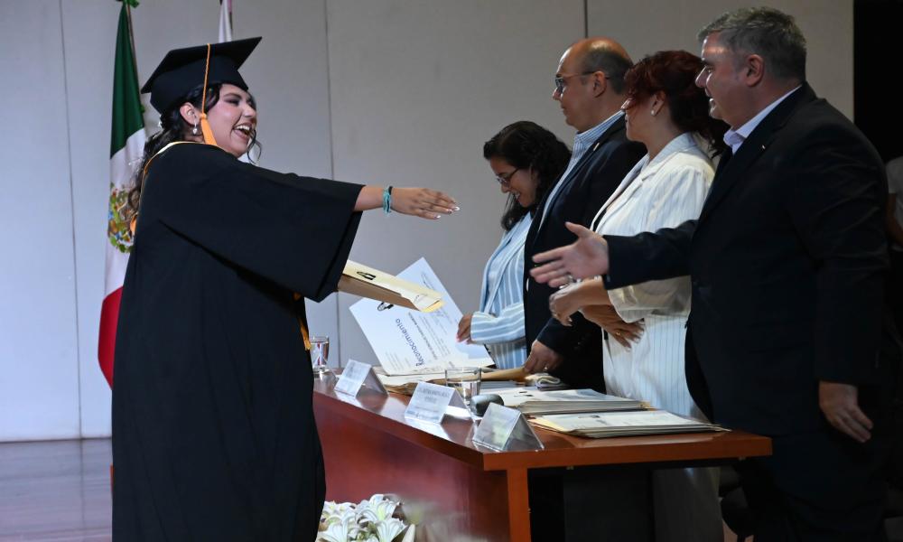 Egresan 53 nuevos licenciados en Derecho de la Universidad de Guadalajara en Puerto Vallarta