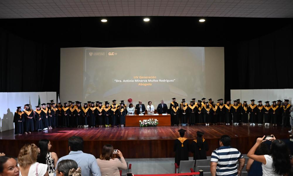 Egresan 53 nuevos licenciados en Derecho de la Universidad de Guadalajara en Puerto Vallarta