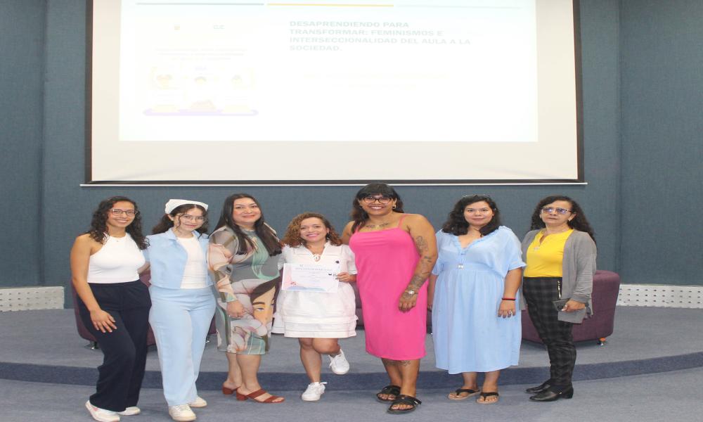 Imparten conferencia “Desaprendiendo para Transformar: Feminismos e Interseccionalidad del Aula a la Sociedad”