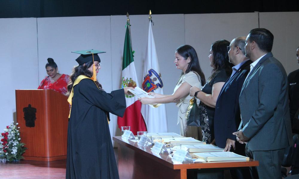 Universidad de Guadalajara celebra el acto académico de la LV Generación de Licenciados en Administración del CUCosta