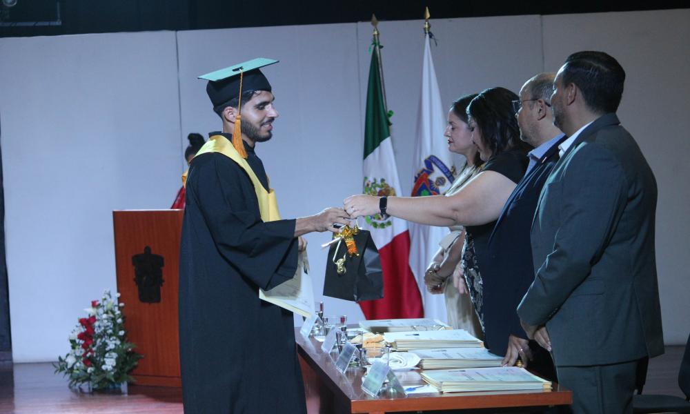 Universidad de Guadalajara celebra el acto académico de la LV Generación de Licenciados en Administración del CUCosta