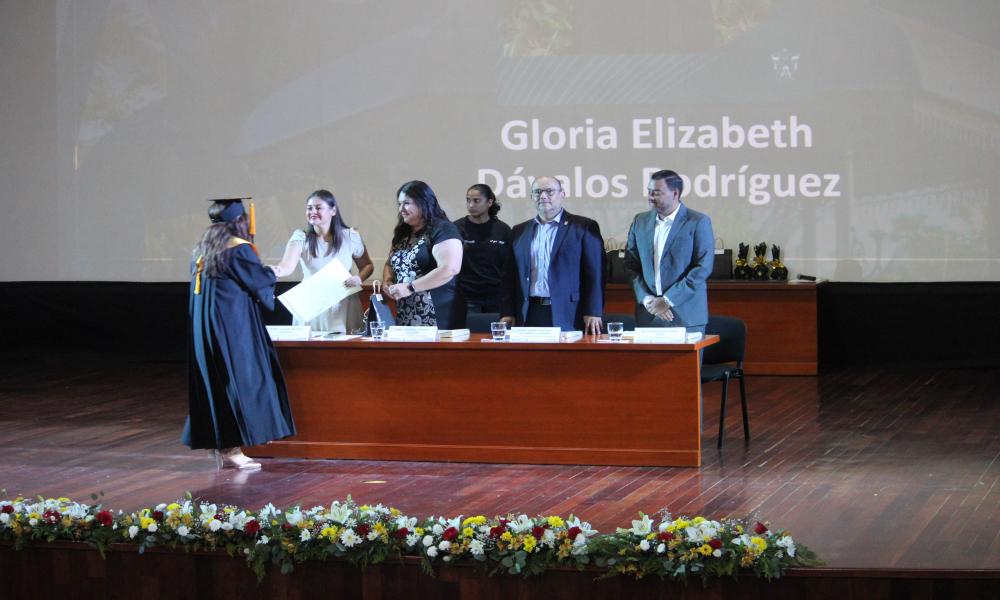 Universidad de Guadalajara celebra el acto académico de la LV Generación de Licenciados en Administración del CUCosta