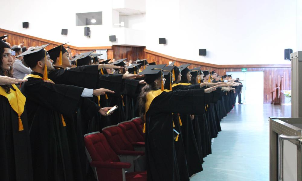 Universidad de Guadalajara celebra el acto académico de la LV Generación de Licenciados en Administración del CUCosta