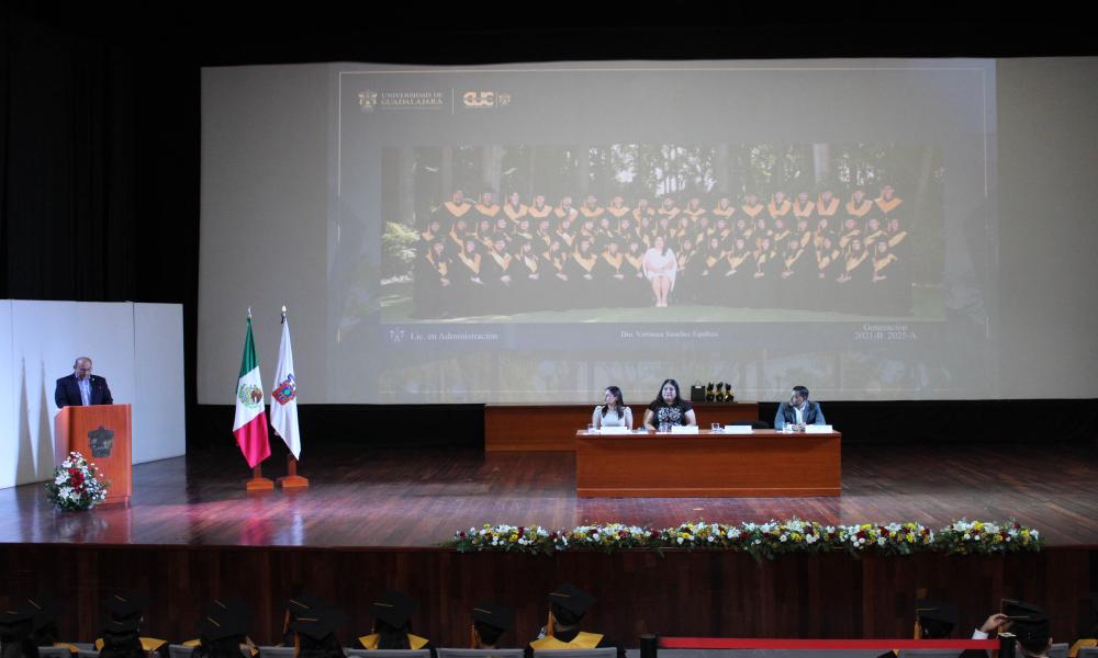 Universidad de Guadalajara celebra el acto académico de la LV Generación de Licenciados en Administración del CUCosta