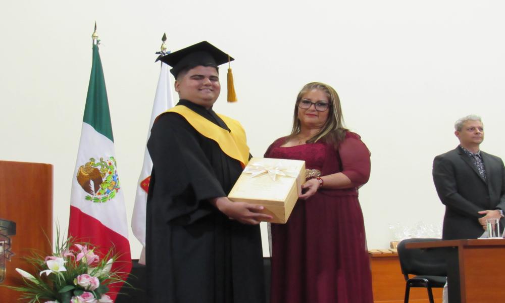 Egresan 34 profesionistas dispuestos a alcanzar sus metas en las Tecnologías de Información y Comunicación