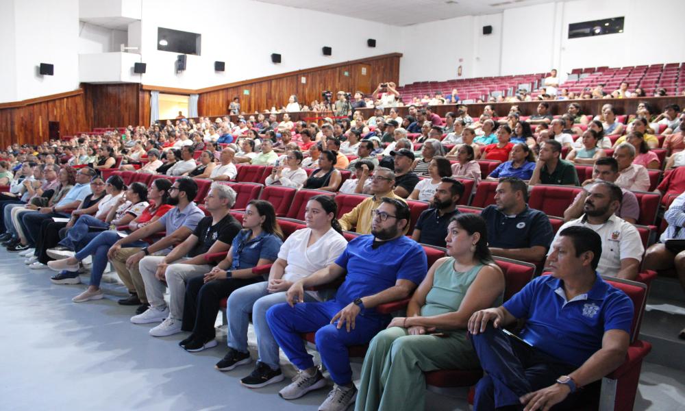CUCosta recibe a estudiantes de nuevo ingreso y sus familias en Cursos de Inducción 2025-B