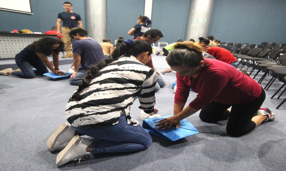 Conforman brigadas internas de Protección Civil en CUCosta con capacitación especializada