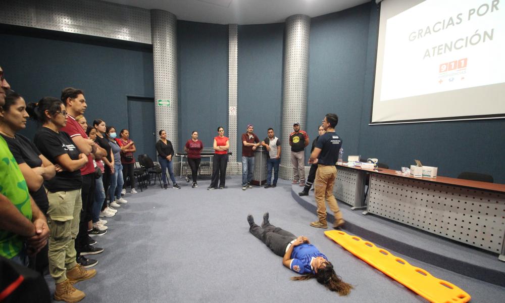 Conforman brigadas internas de Protección Civil en CUCosta con capacitación especializada