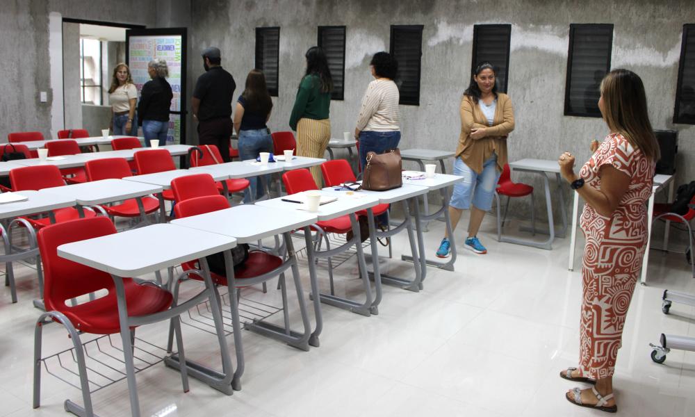 Docentes fortalecen su enseñanza del inglés