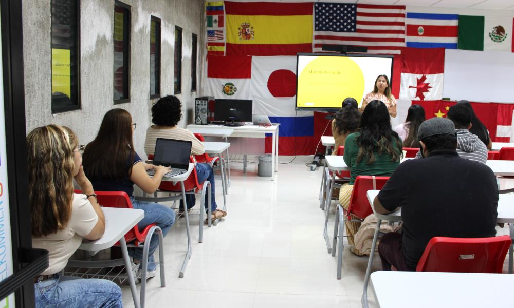 Docentes fortalecen su enseñanza del inglés