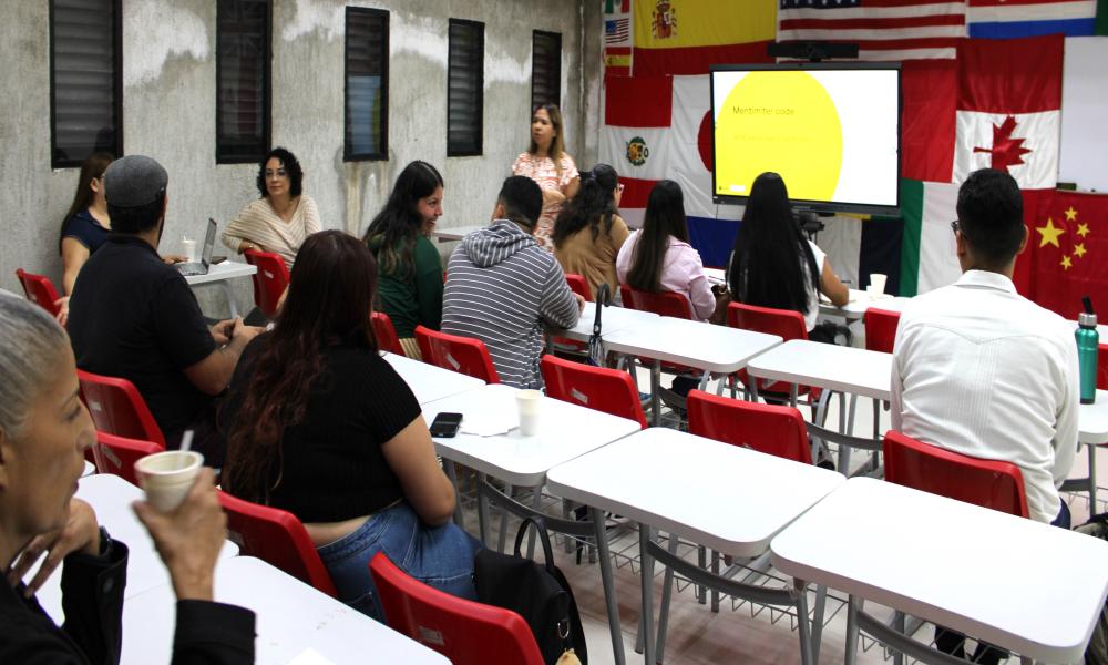 Docentes fortalecen su enseñanza del inglés