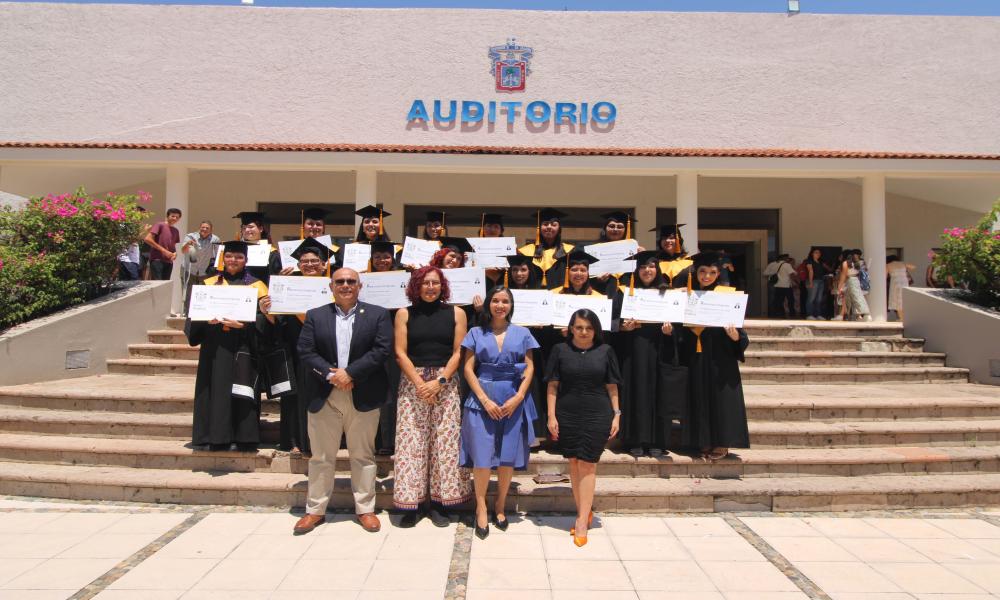 CUCosta celebra la graduación de tres licenciaturas con ceremonia académica institucional