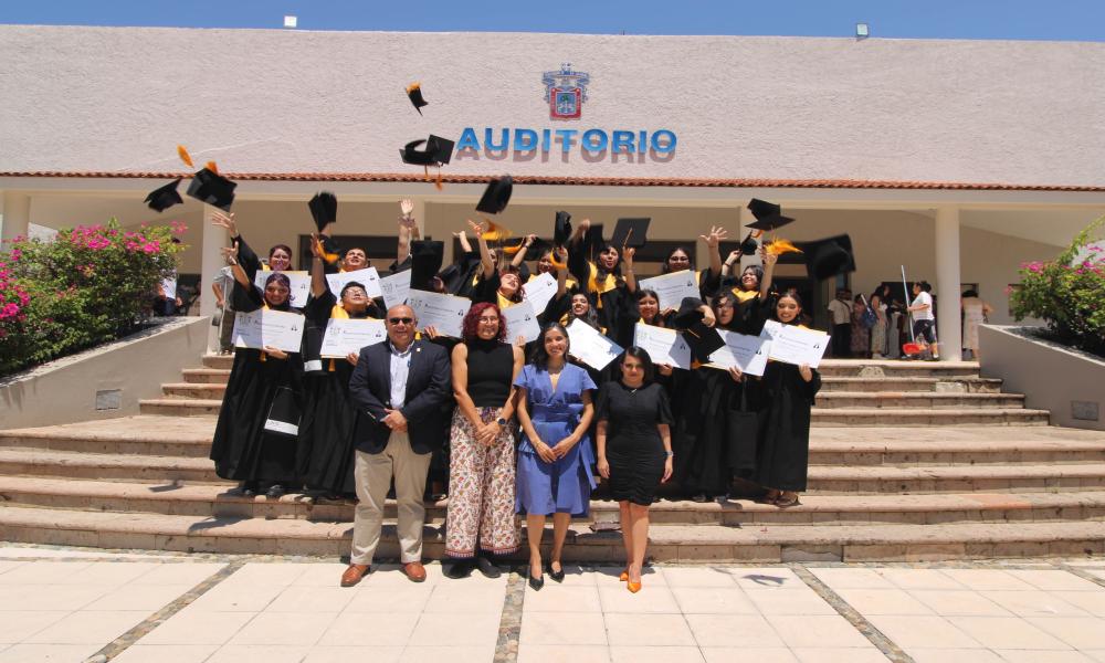 CUCosta celebra la graduación de tres licenciaturas con ceremonia académica institucional