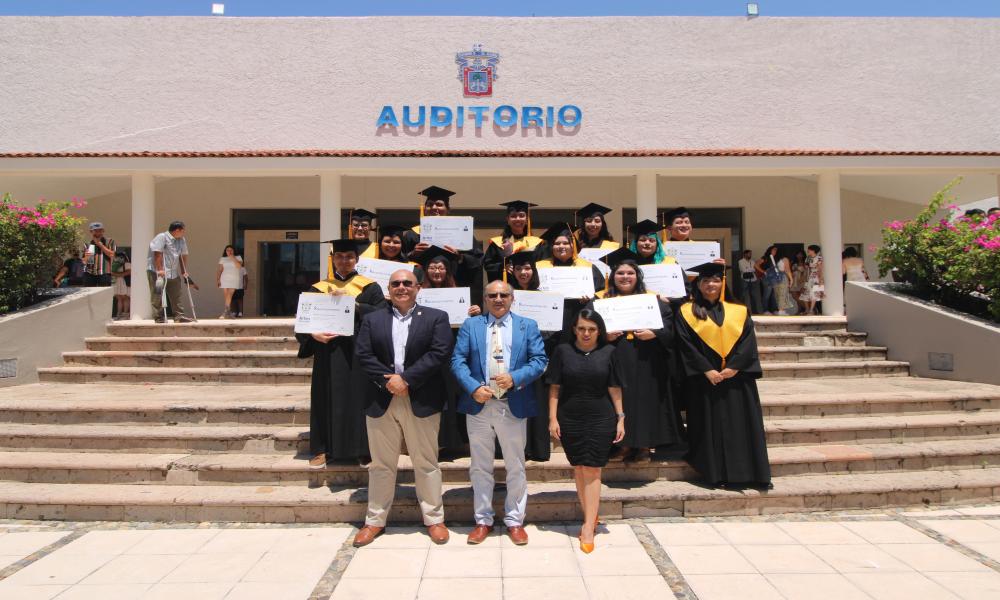 CUCosta celebra la graduación de tres licenciaturas con ceremonia académica institucional