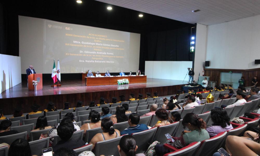 CUCosta celebra la graduación de tres licenciaturas con ceremonia académica institucional
