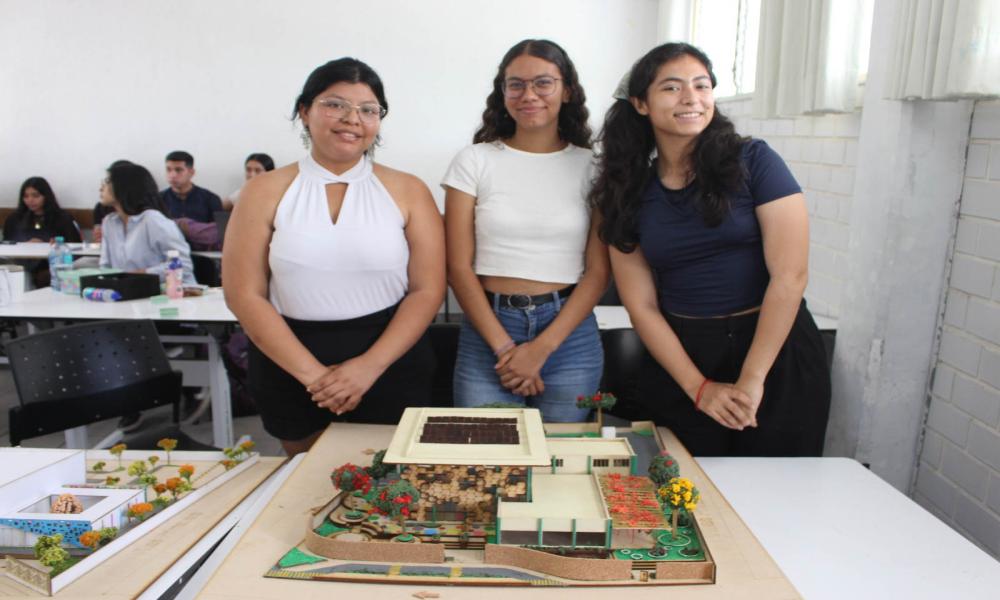  Presentan estudiantes de Arquitectura sus proyectos finales del semestre
