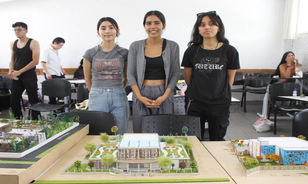  Presentan estudiantes de Arquitectura sus proyectos finales del semestre