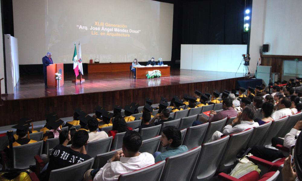Egresan 50 arquitectos de la XLIII Generación del CUCosta