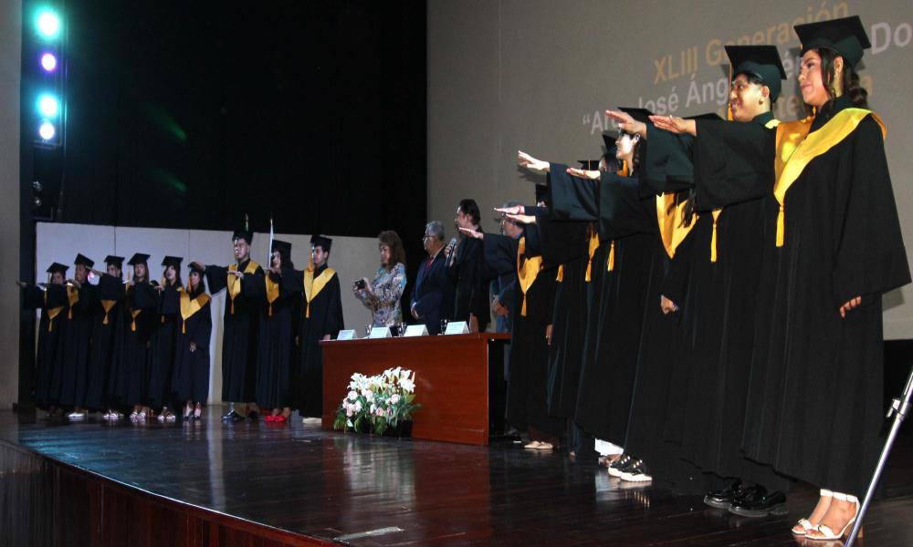 Egresan 50 arquitectos de la XLIII Generación del CUCosta