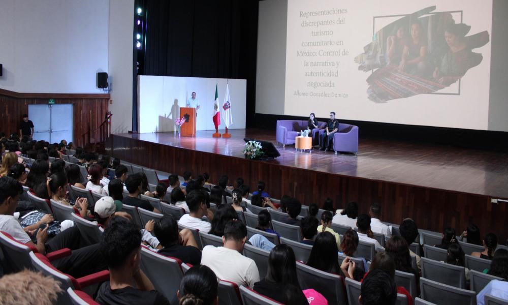 Expertos analizan el turismo comunitario en México durante jornada académica en el CUCosta