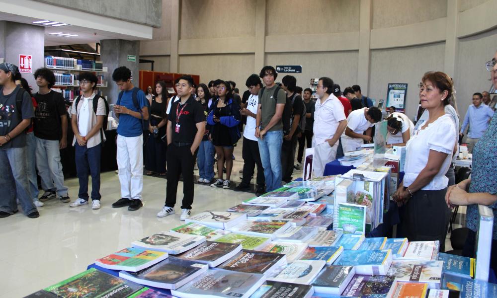 Inicia la Feria Bibliográfica CUCosta 2025 con la participación de 15 editoriales