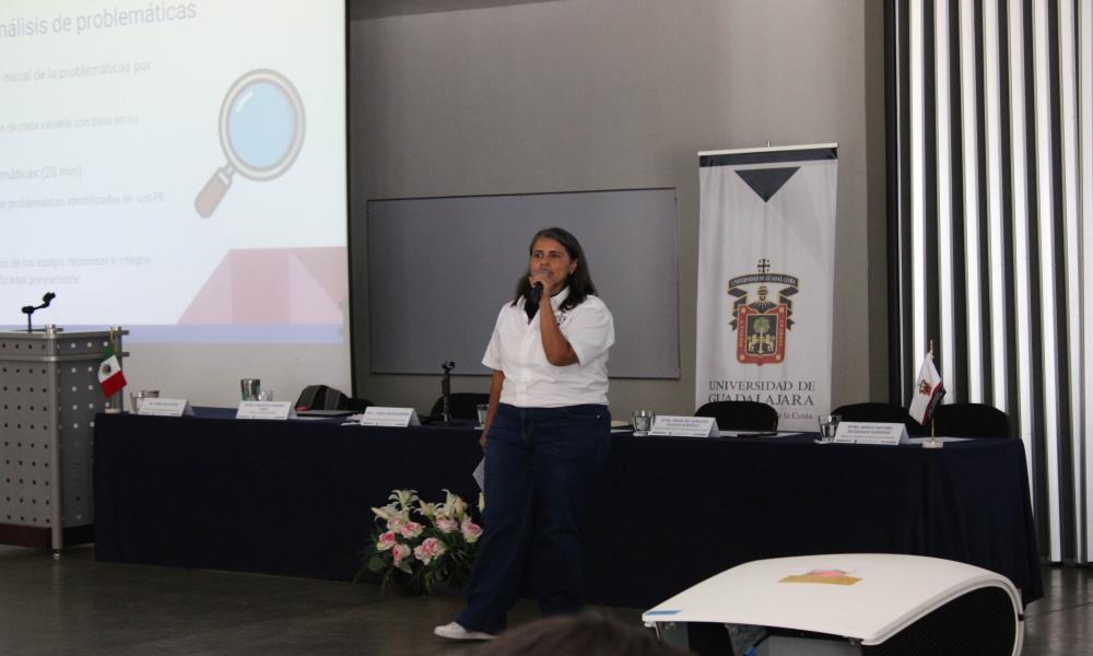Taller de evaluación académica orienta la actualización de planes y programas educativos