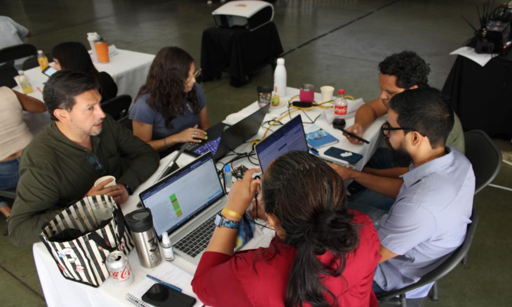 Taller de evaluación académica orienta la actualización de planes y programas educativos