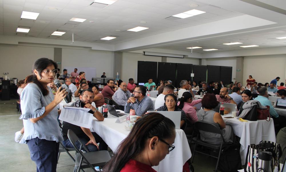 Taller de evaluación académica orienta la actualización de planes y programas educativos