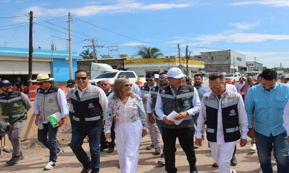 La Rectora del CUCosta acompaña al Gobernador en gira de trabajo en Puerto Vallarta