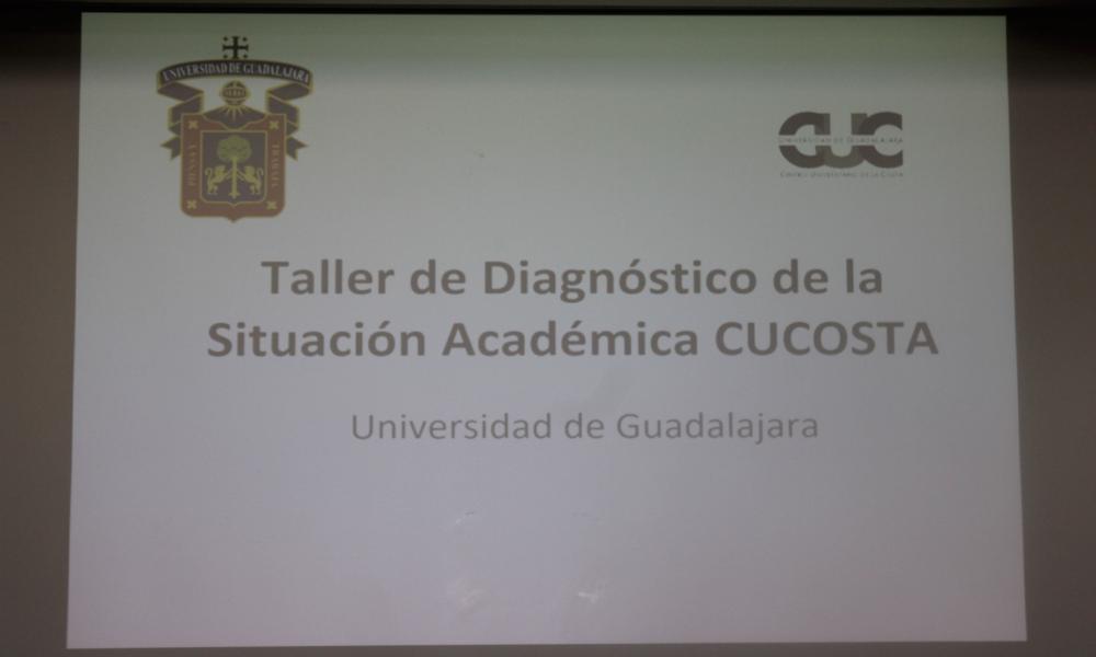 Taller de evaluación académica orienta la actualización de planes y programas educativos