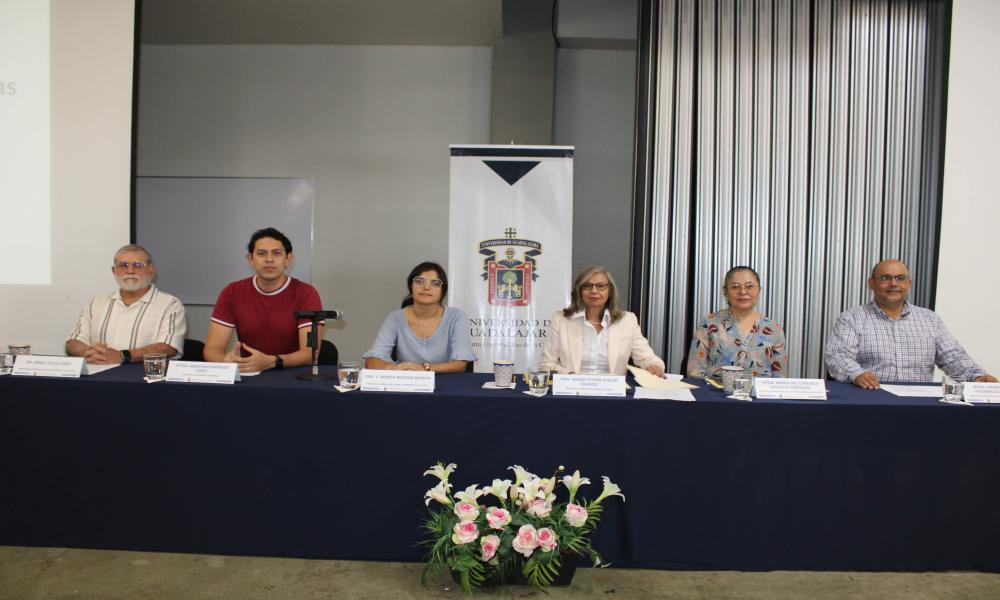 Taller de evaluación académica orienta la actualización de planes y programas educativos