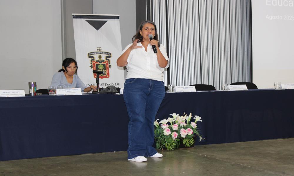 Taller de evaluación académica orienta la actualización de planes y programas educativos