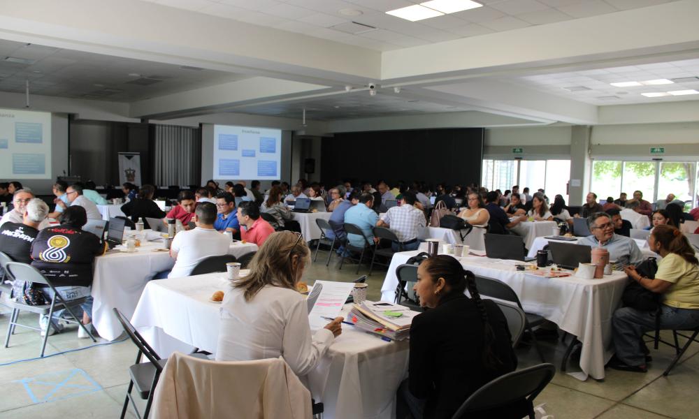Taller de evaluación académica orienta la actualización de planes y programas educativos