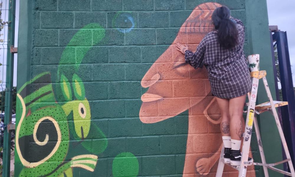 Estudiantes del CUCosta transforman espacios con murales por la paz y la cultura