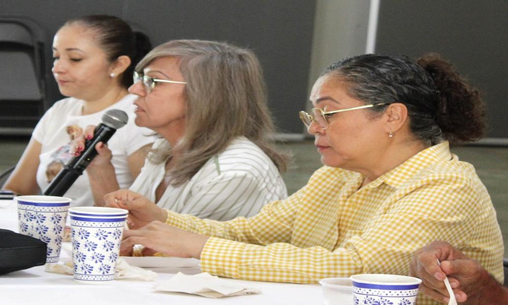 Rectora del CUCosta reconoce labor de Servicios Generales y escucha propuestas de mejora