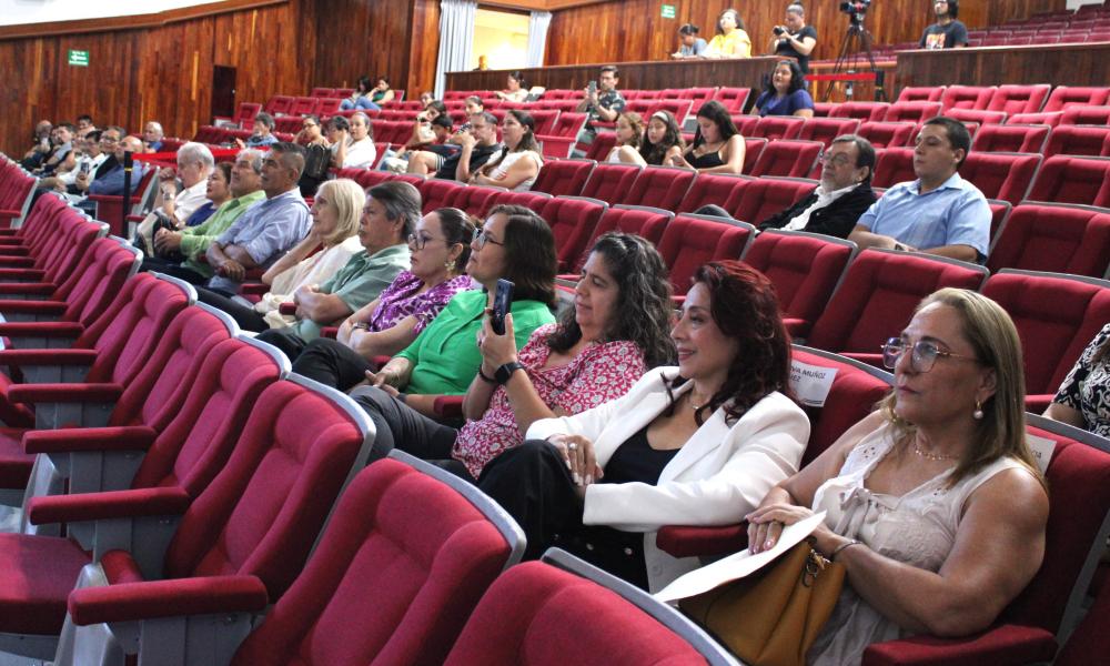 CUCosta rinde homenaje a su personal por décadas de servicio y compromiso con la educación
